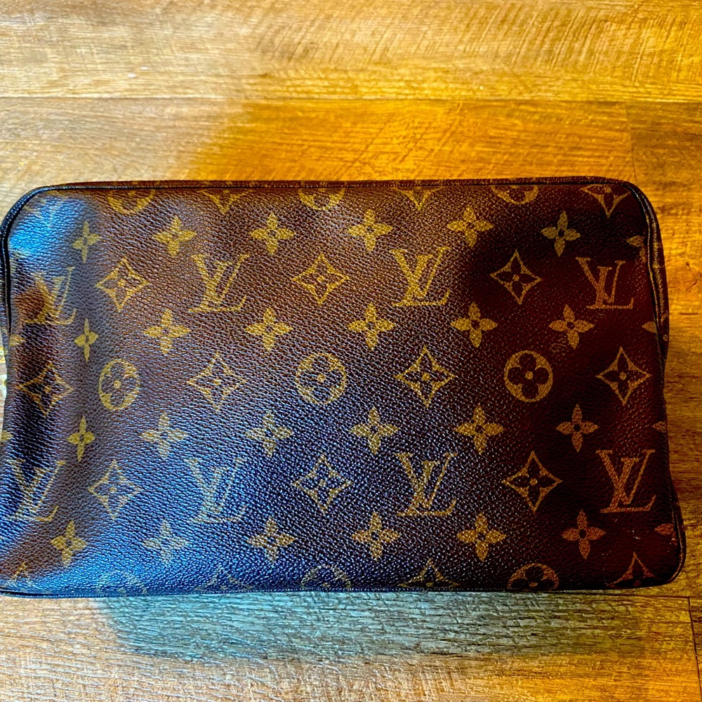 Authentic Louis Vuitton Trousse Toilette 28 Make-Up Bag in vintage EUC (1980’s)